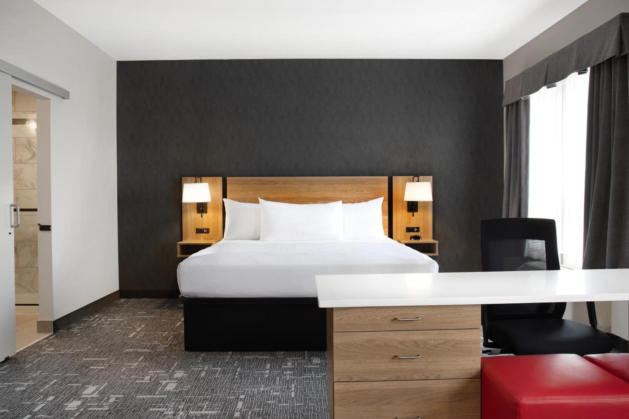 מלון Ramada By Wyndham קוקרן מראה חיצוני תמונה