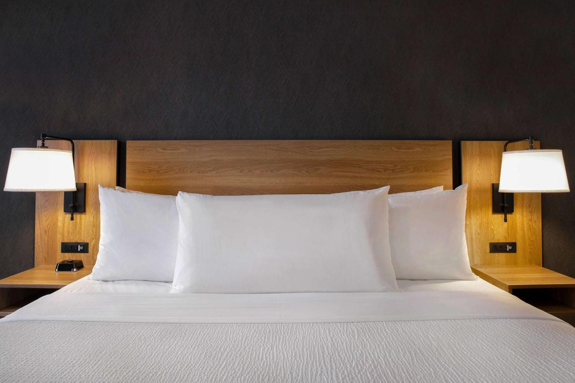 מלון Ramada By Wyndham קוקרן מראה חיצוני תמונה
