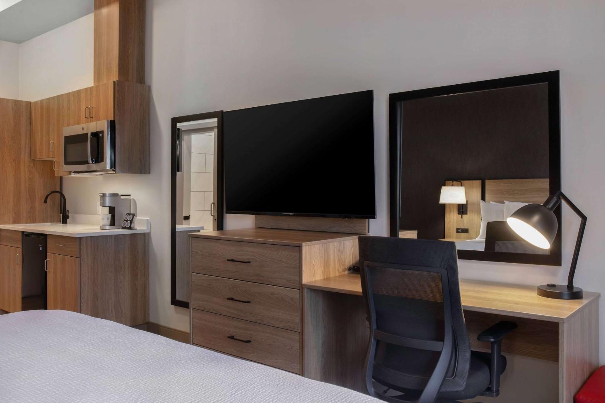 מלון Ramada By Wyndham קוקרן מראה חיצוני תמונה