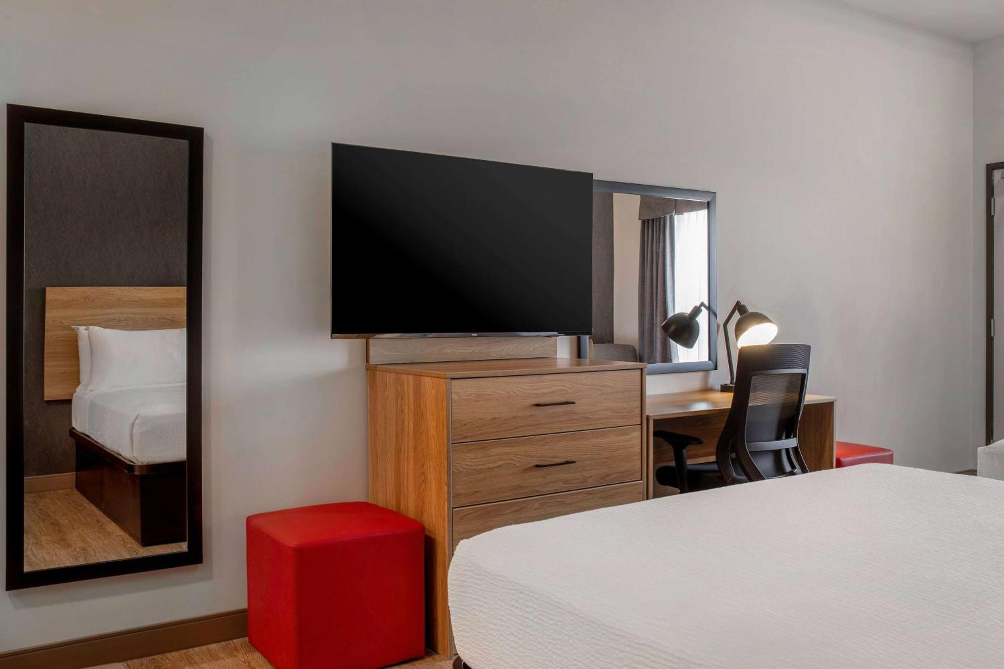 מלון Ramada By Wyndham קוקרן מראה חיצוני תמונה