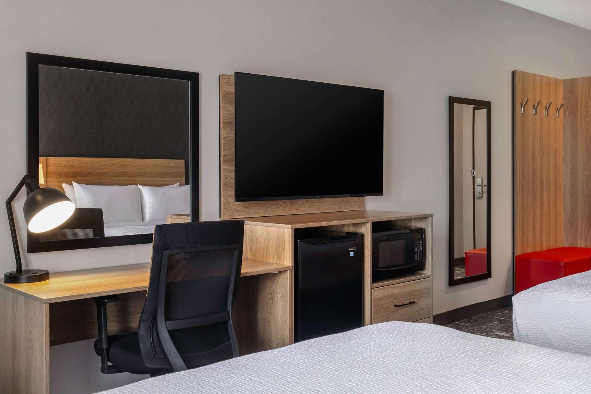 מלון Ramada By Wyndham קוקרן מראה חיצוני תמונה